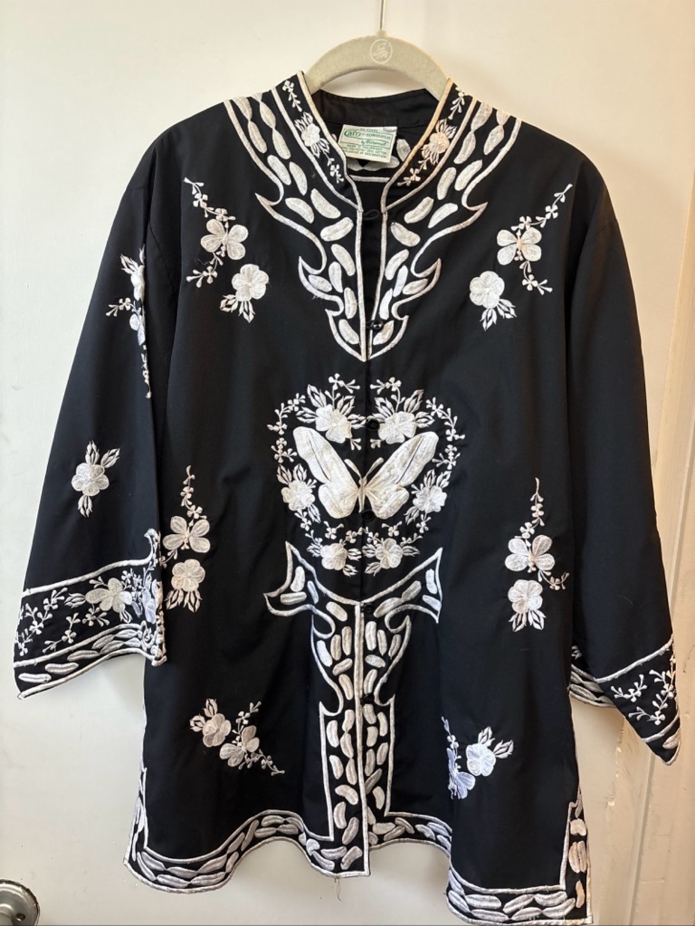 Vintage Caro of Honolulu Butterfly Embroidered Button Tunic Top Black White 14